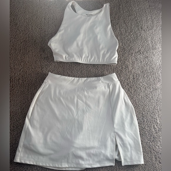 Reformation Ecomove Set-Small - Picture 3 of 4